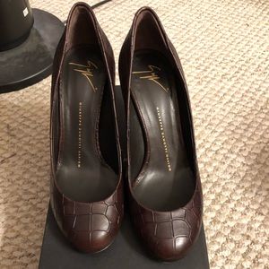 Giuseppe Zanotti Croc Pump in Chocolate